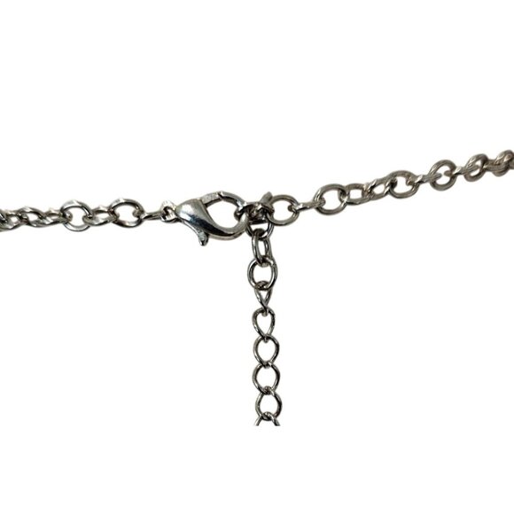 Green & Silver Retro Style Necklace With Circular Pendant On Adjustable Chain - Picture 4 of 5